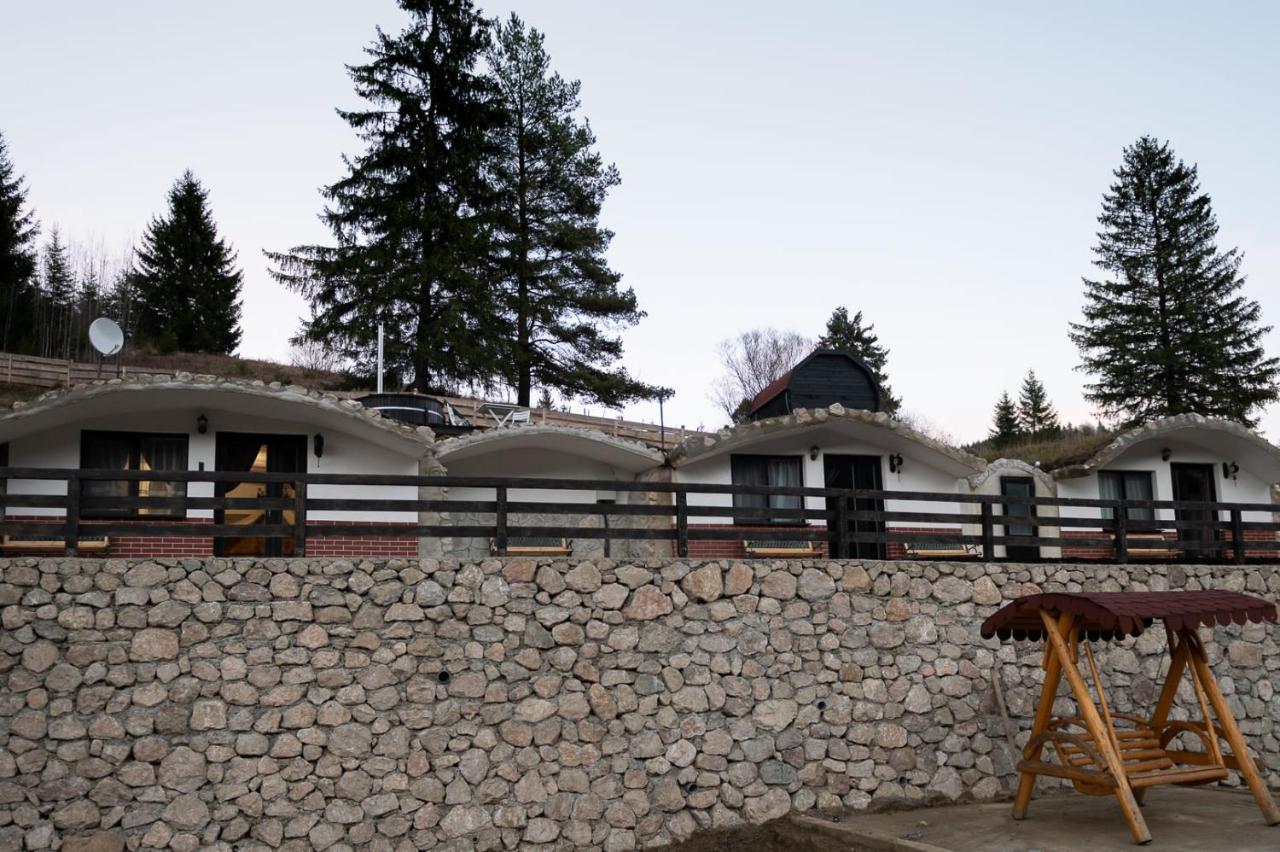 Resort Valea Tatarilor لاكو روسو المظهر الخارجي الصورة
