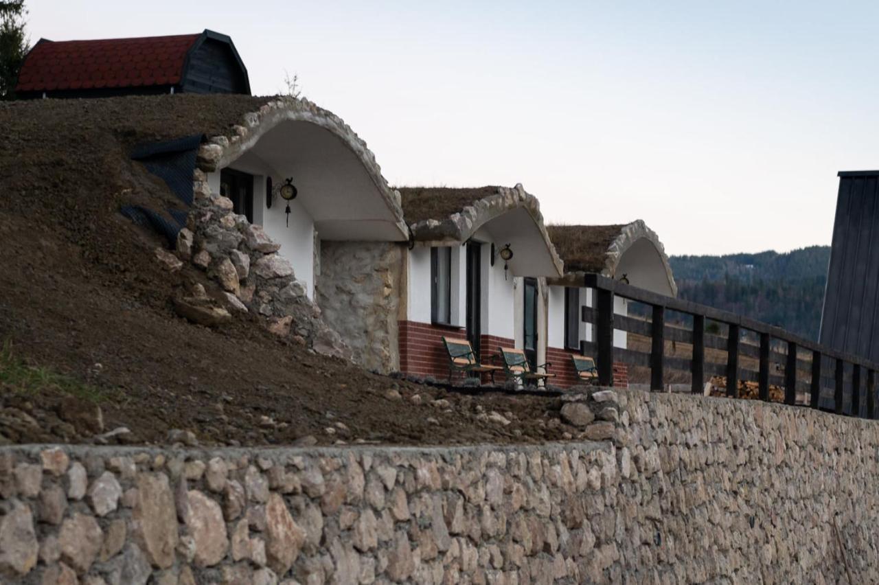 Resort Valea Tatarilor لاكو روسو المظهر الخارجي الصورة