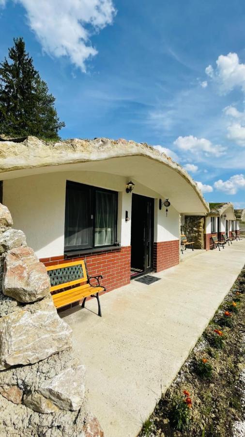 Resort Valea Tatarilor لاكو روسو المظهر الخارجي الصورة