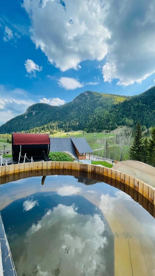 Resort Valea Tatarilor لاكو روسو المظهر الخارجي الصورة